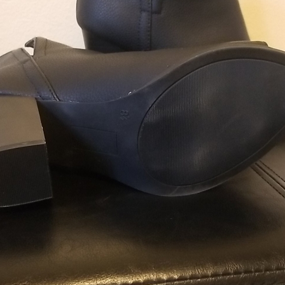 Womens boots - Picture 2 of 4